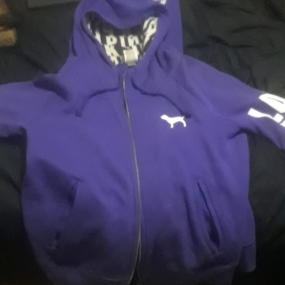 Outfit - Picture 1 of 4